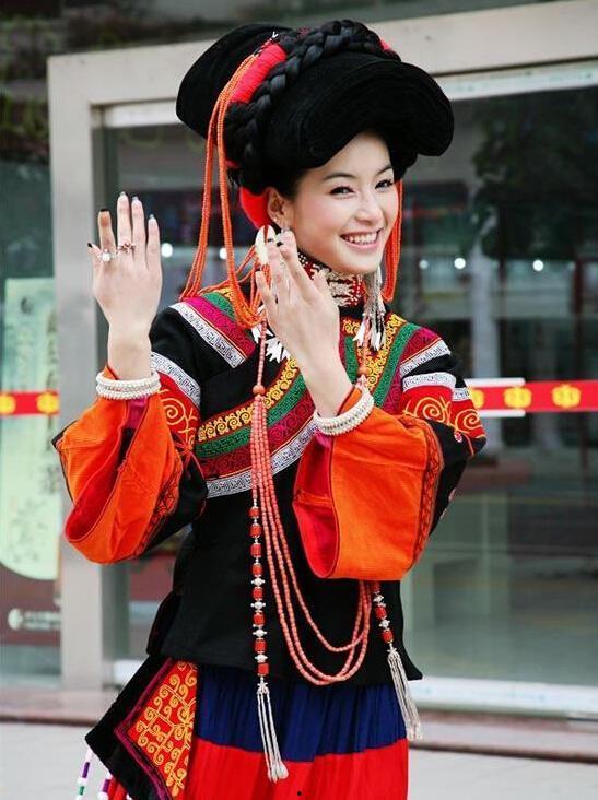 彝族选美吃瓜,一场视觉与味觉的双重盛宴