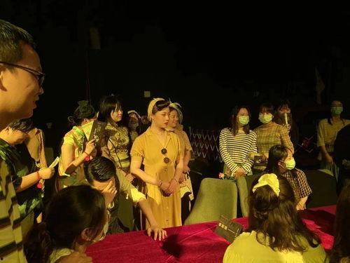 民国吃瓜看戏230,230年间的吃瓜看戏众生相