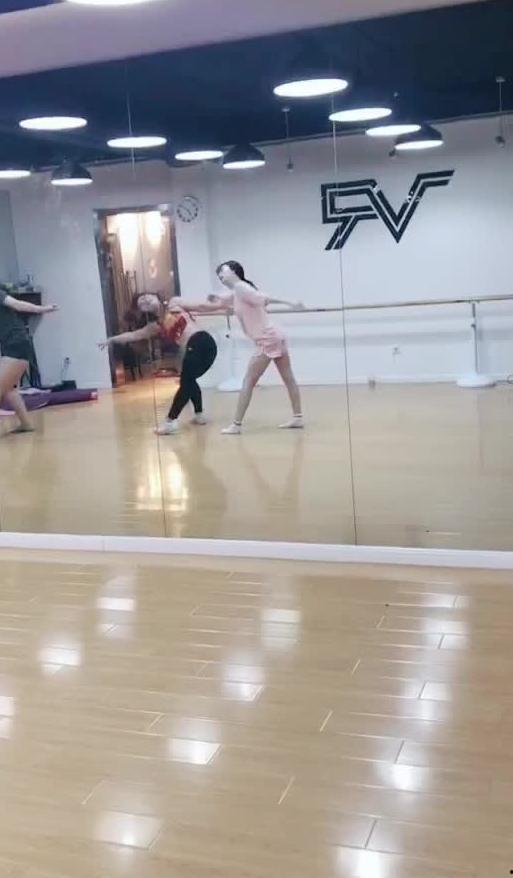 跳舞直播吃瓜视频,揭秘网络直播的狂欢世界