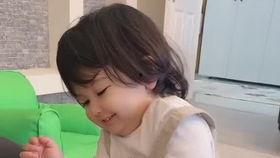 吃瓜萌娃搞笑,欢乐搞笑瞬间大盘点