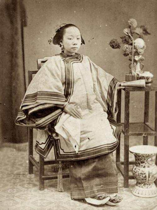 张晚清吃瓜,瓜田李下，揭秘娱乐圈幕后真相